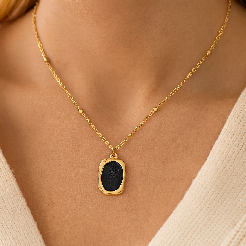 Midnight Kiss Necklace