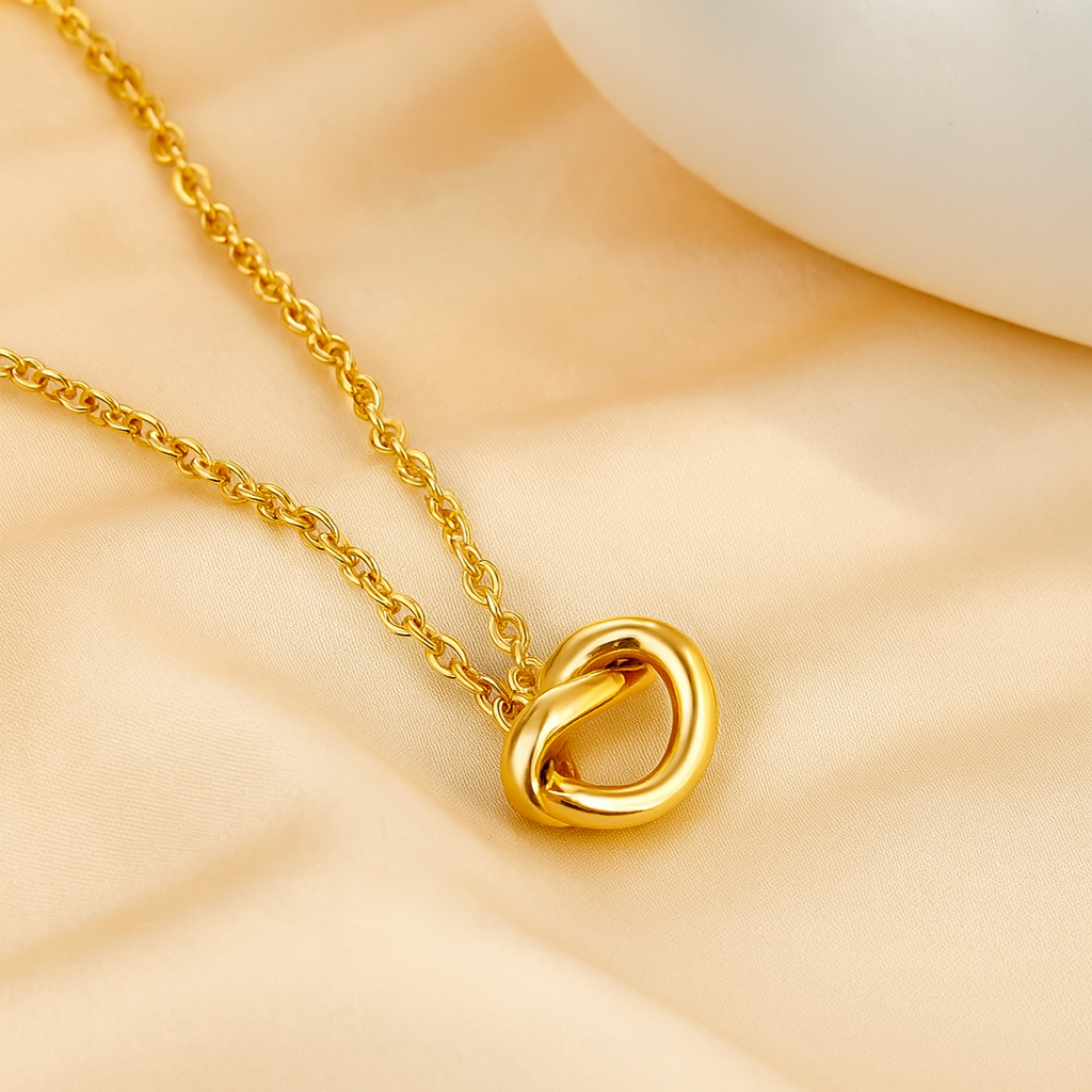 Tight Knot Necklace