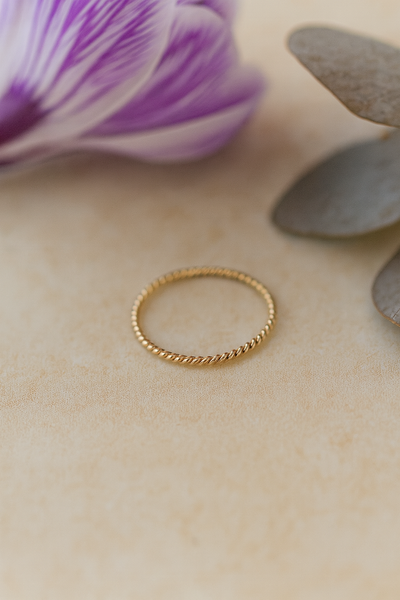 Dazzling Twist Ring