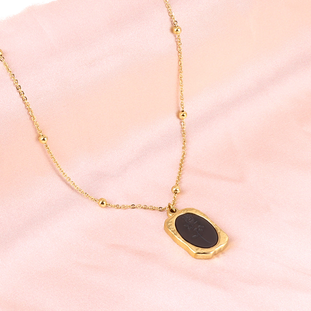 Midnight Kiss Necklace