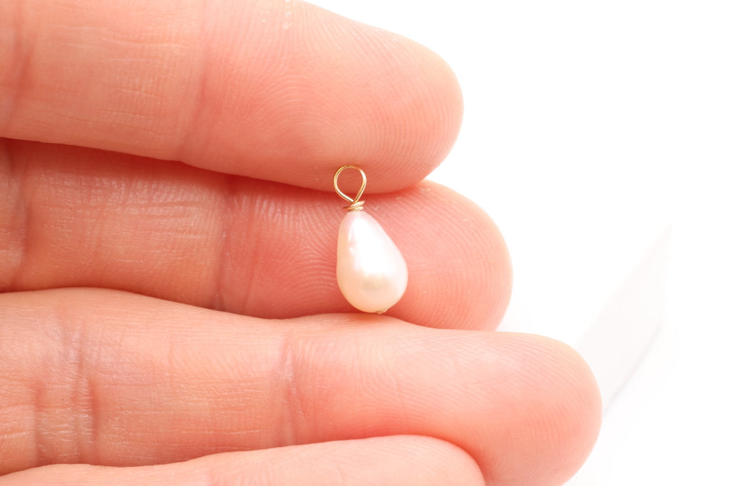 Glowing Drop Pearl Charm